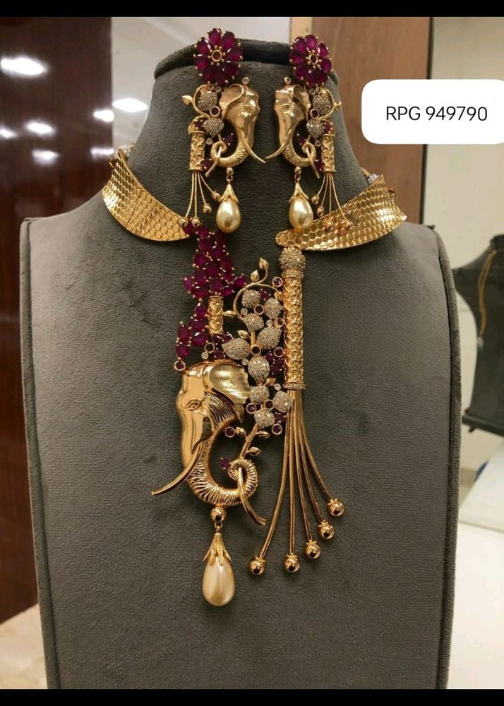 HIGH QUALITY ELEPHANT DESIGN DESIGNER NECKPIECE