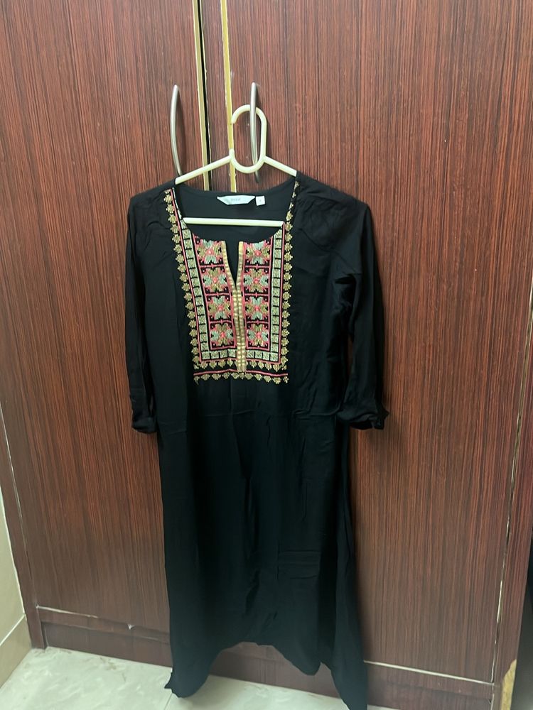 Black Kurti