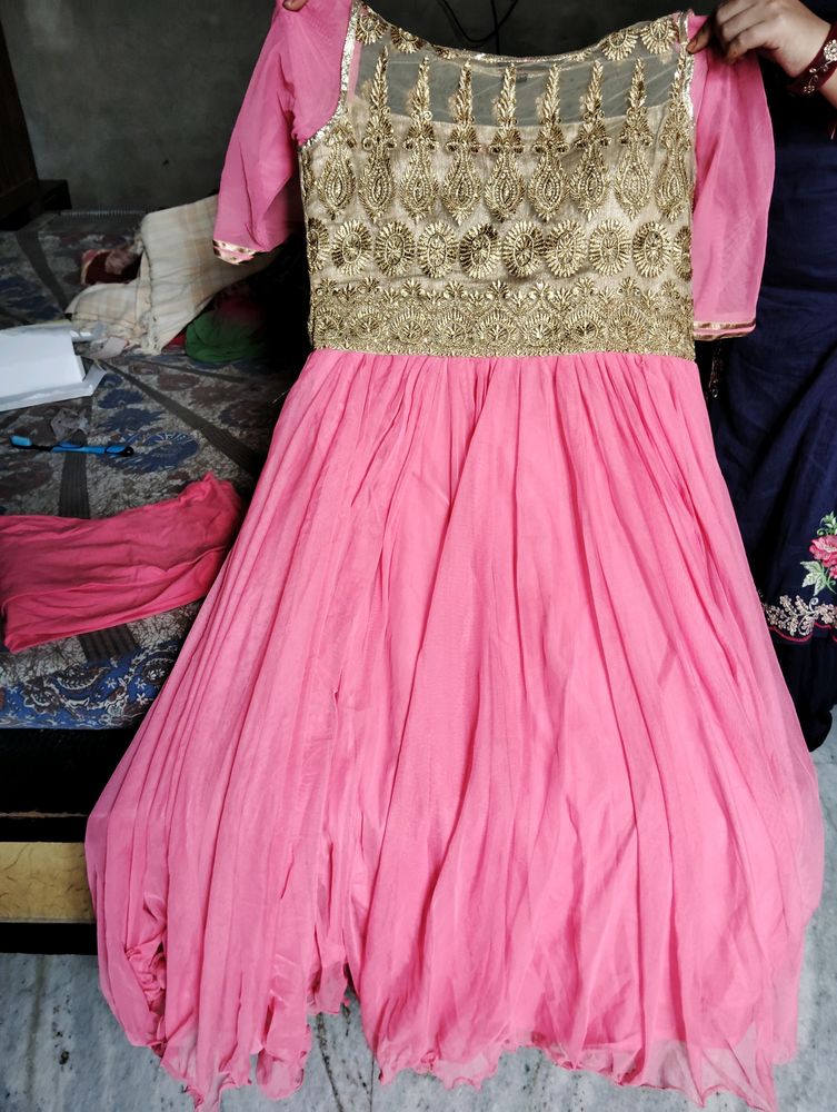 Pink Gown. Used Only 3 Time. Shadi M Use Kiya H Bs