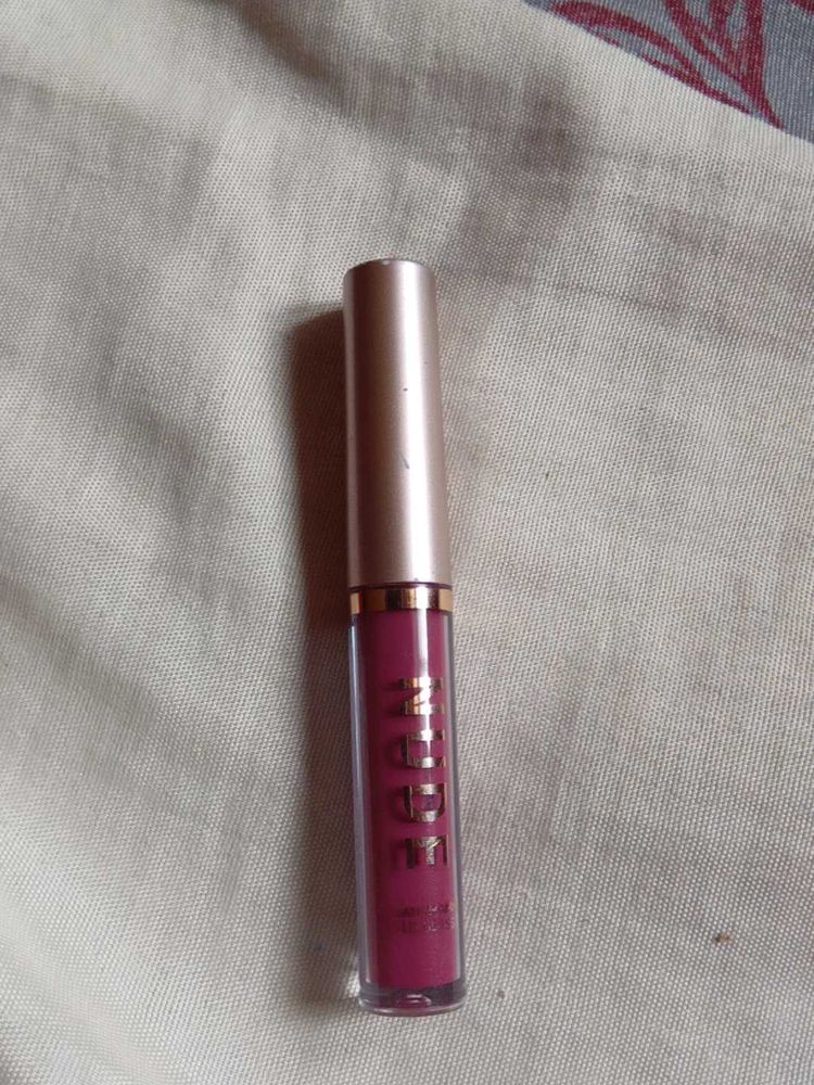 Its A Nude Magenta Lipgloss💟