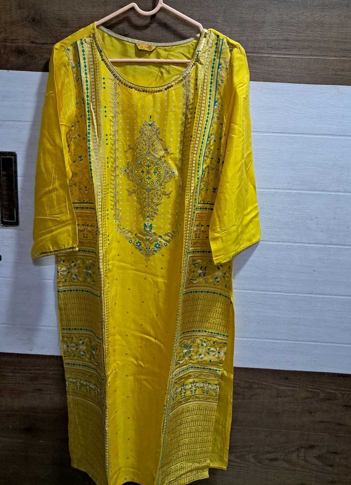 Aurelia Yellow Kurta And Pants With Foil Print