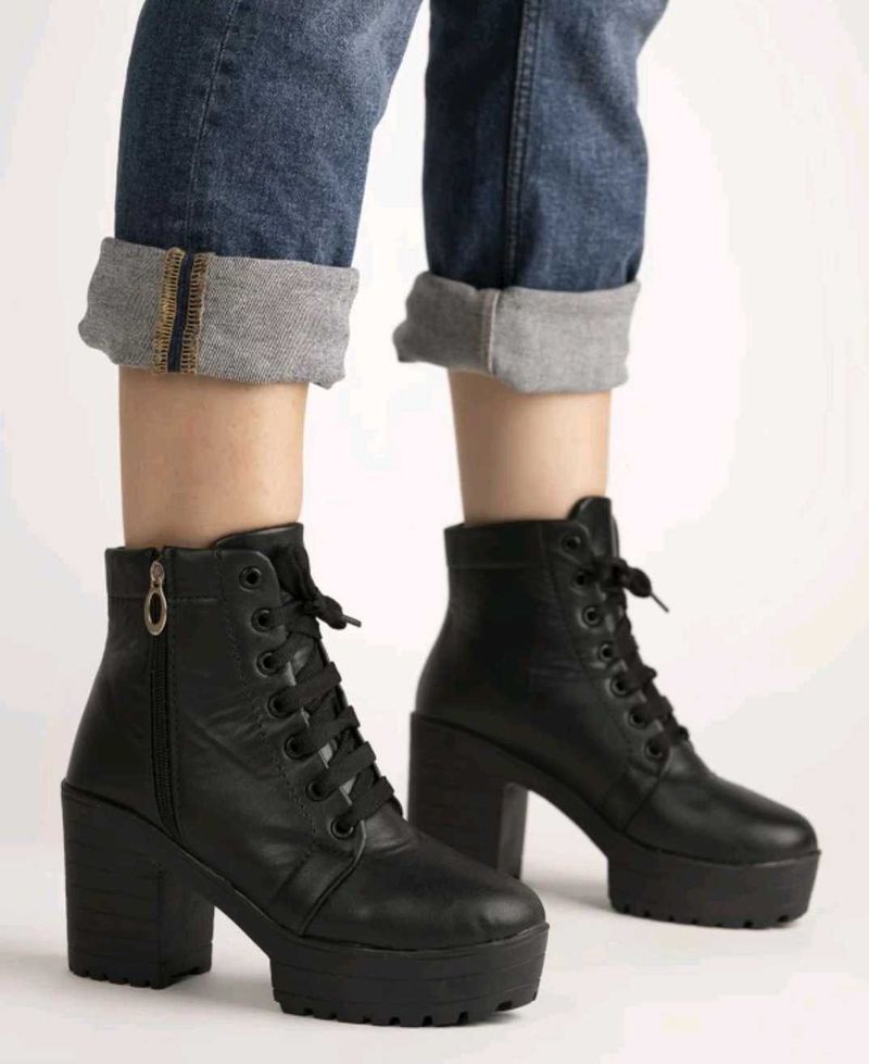 Shoetopia black boots