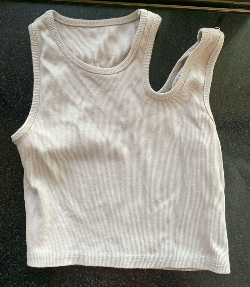 Cute Top With A Cut Out . 30-33 Bust