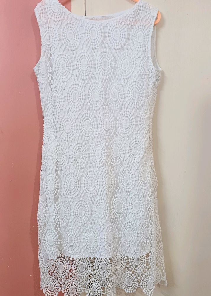 Lace White Knee-length Sleeveless Dress