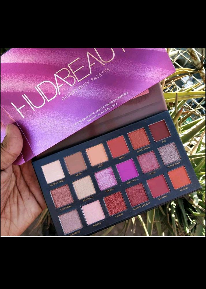 Huda Beauty Eyeshadow Palette