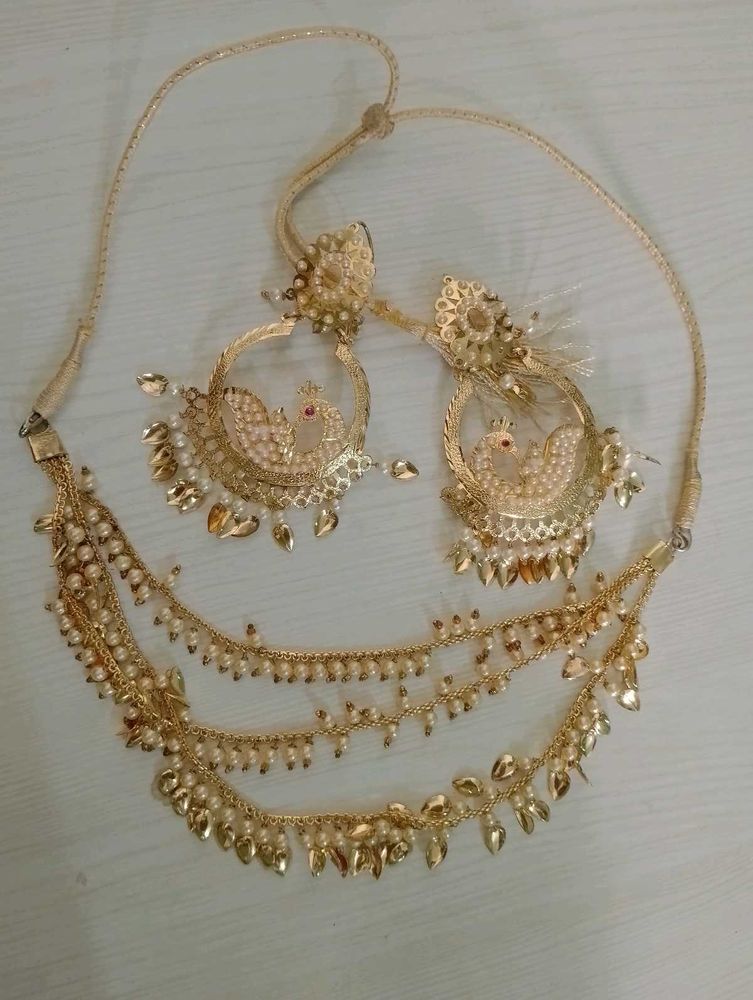 Necklace with earrings