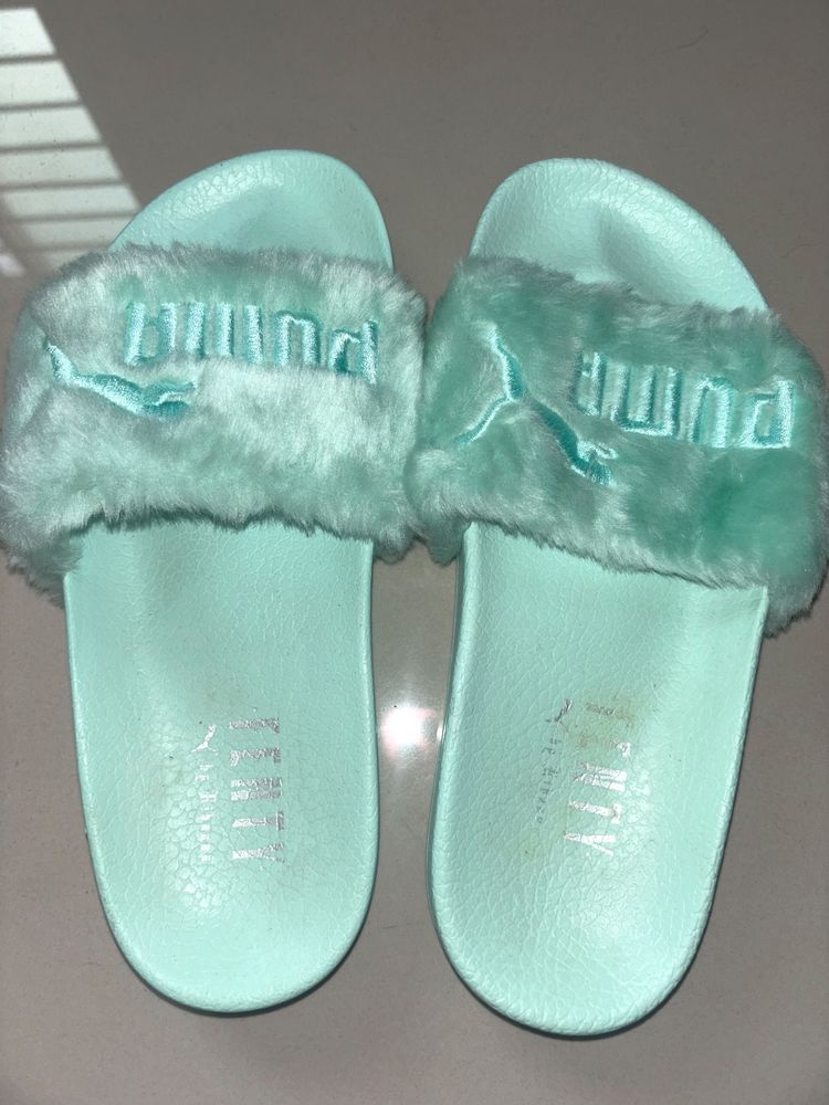 Brand New Puma Flip Flops..................