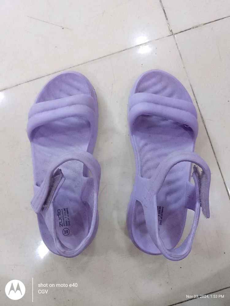 Used Zudio Sandals