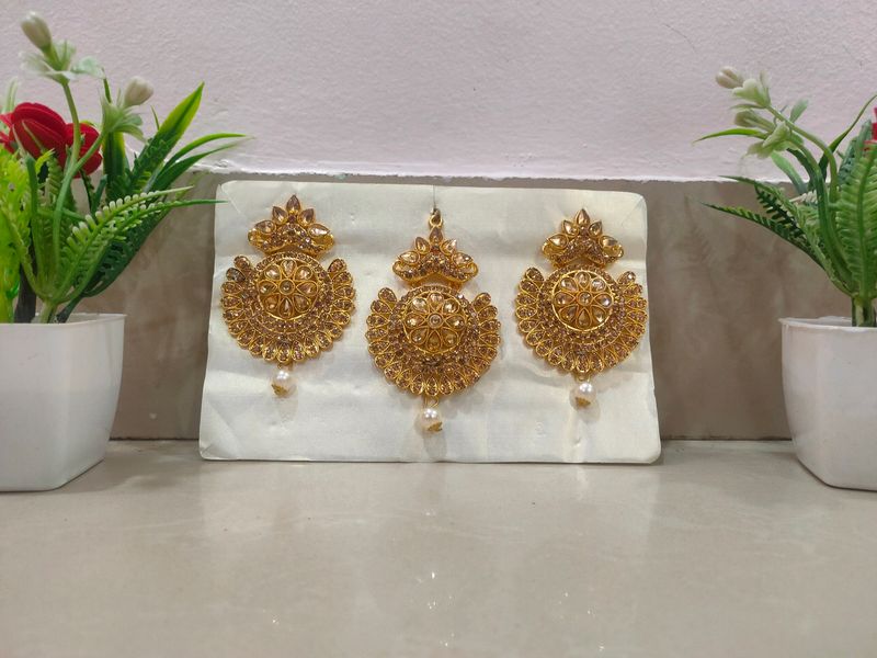 Earings And Bindi Set