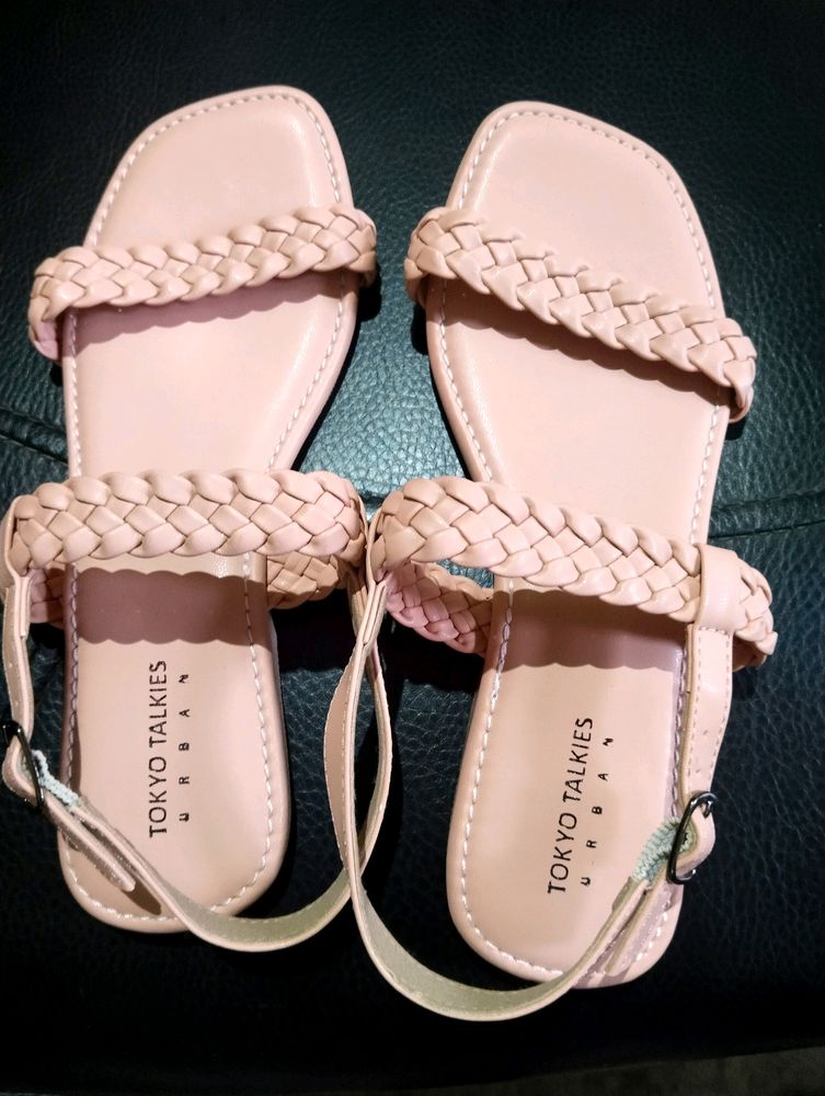 ✴️Woman Peach Colour Open Toe Flat✴️