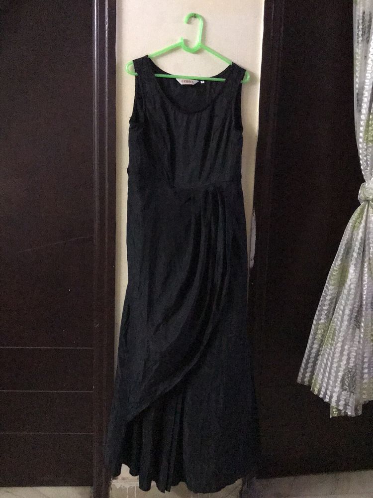 Simple Black Gown Size Xs Bust 32