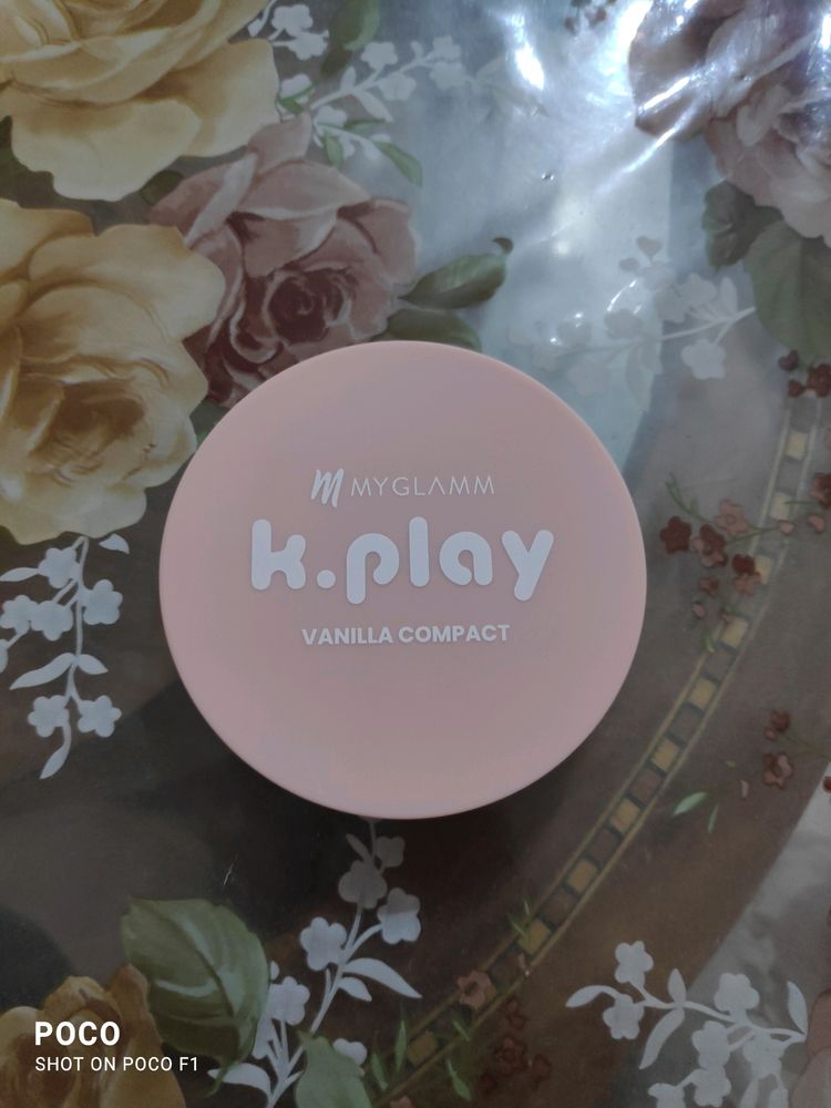 Myglamm K.play Vanilla Compact And Lipstick Combo