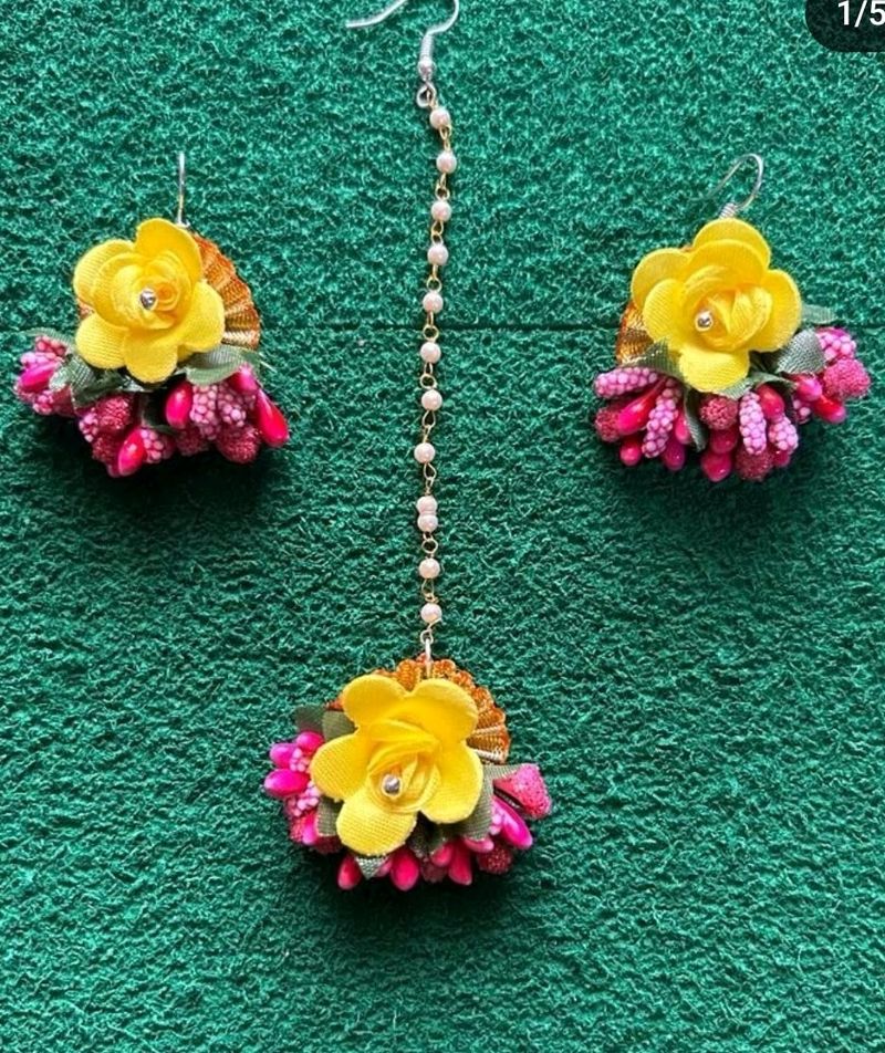 Floral Earrings And Mangtika