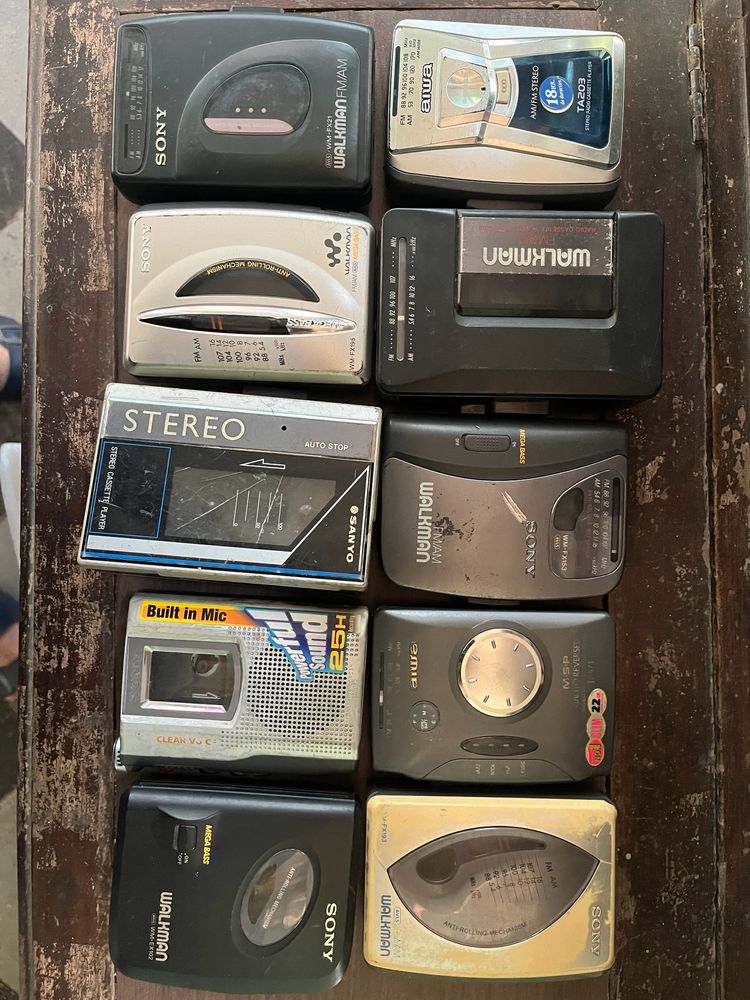 10 Cassette Walkman- NOT WORKING