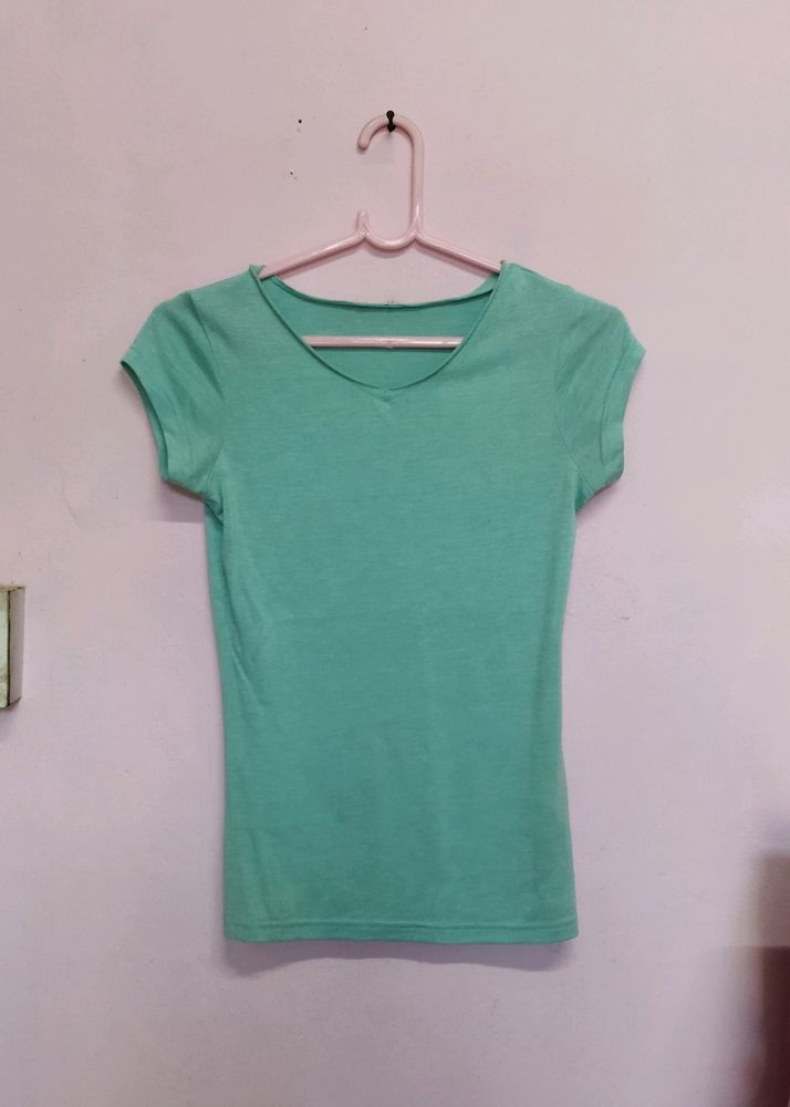 Plain green top