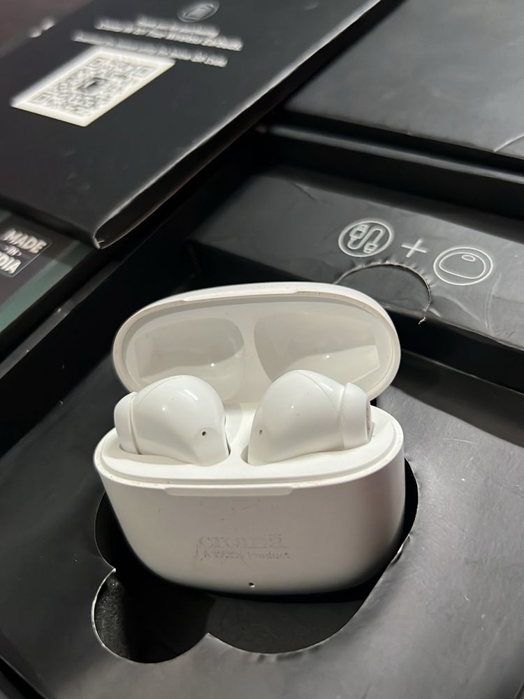 Croma IN101 Truly Wireless Earbuds..