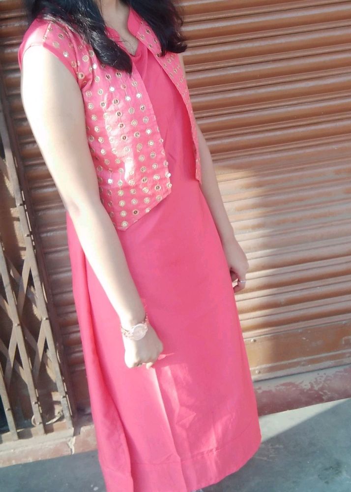 Pink Embellished Straight Kurta,Has A Mandarin Collar, Sleeveless,Side Slits, Straight Hem..