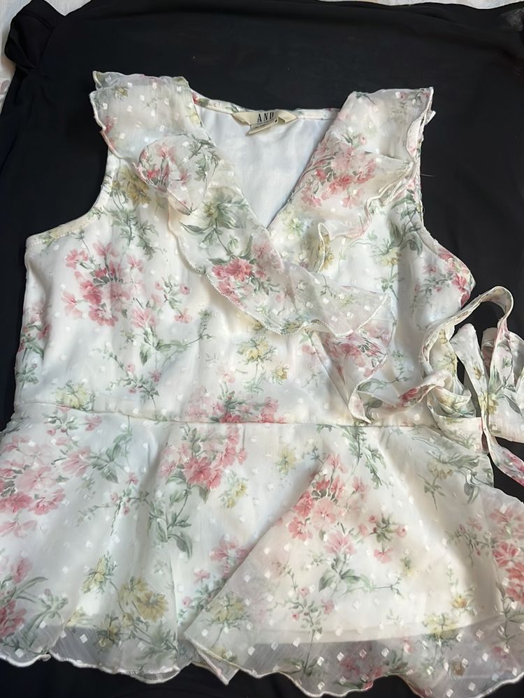 White Floral Peplum Top (8-10)year Girl