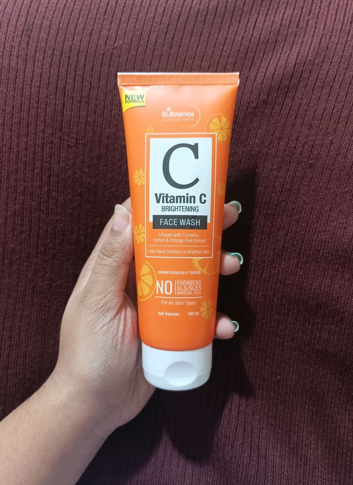 St. Botanica Vitamin C Facewash