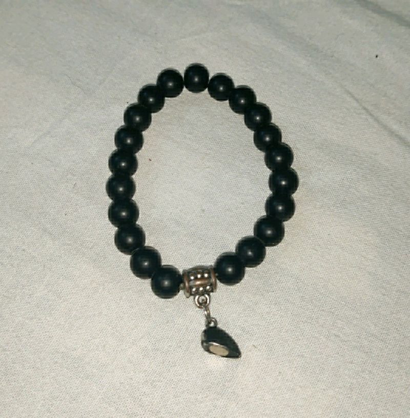 Black Half Heart Pearl Bracelet 🦪