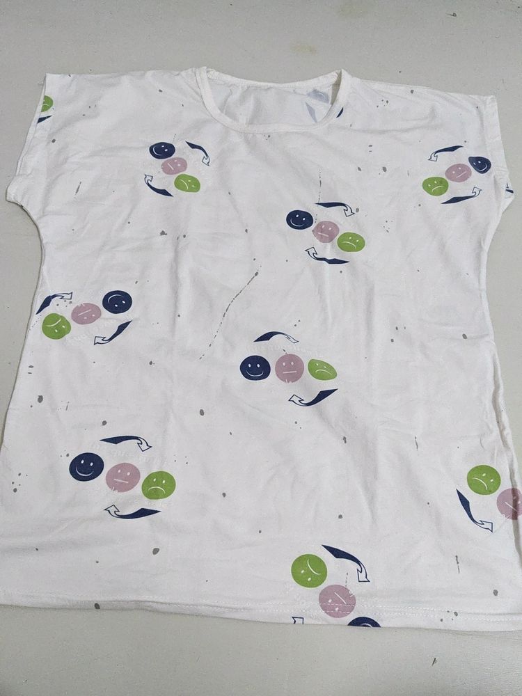 Girls White Tshirt (Negotiable)