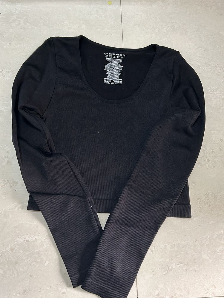 Black crop top with full Sleeves