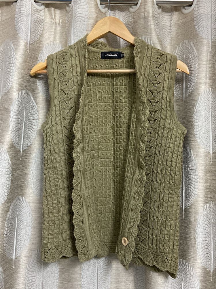 Atlanta Sleeveless Sweater - Free Size
