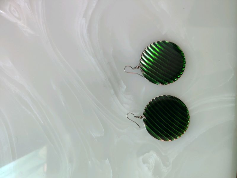 Circular Green Shiny Earings