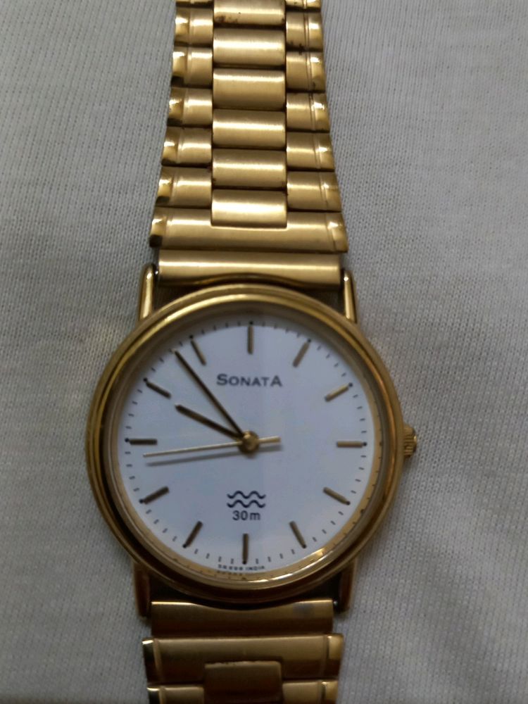 SONATA GOLD GENTLY USED TOP CONDITION WATCH