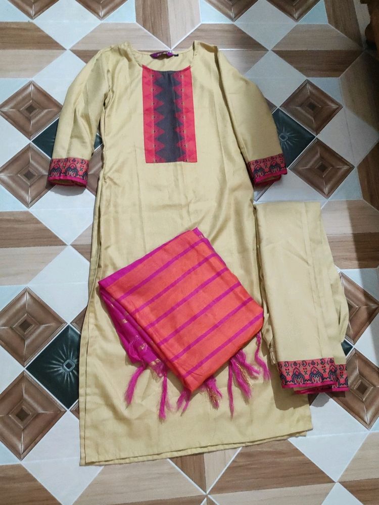 Gosriki Kurta Set With Dupatta