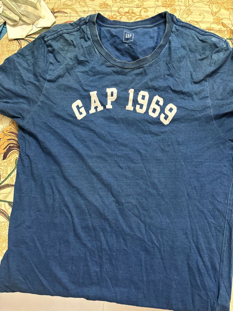 Gap T Shirt