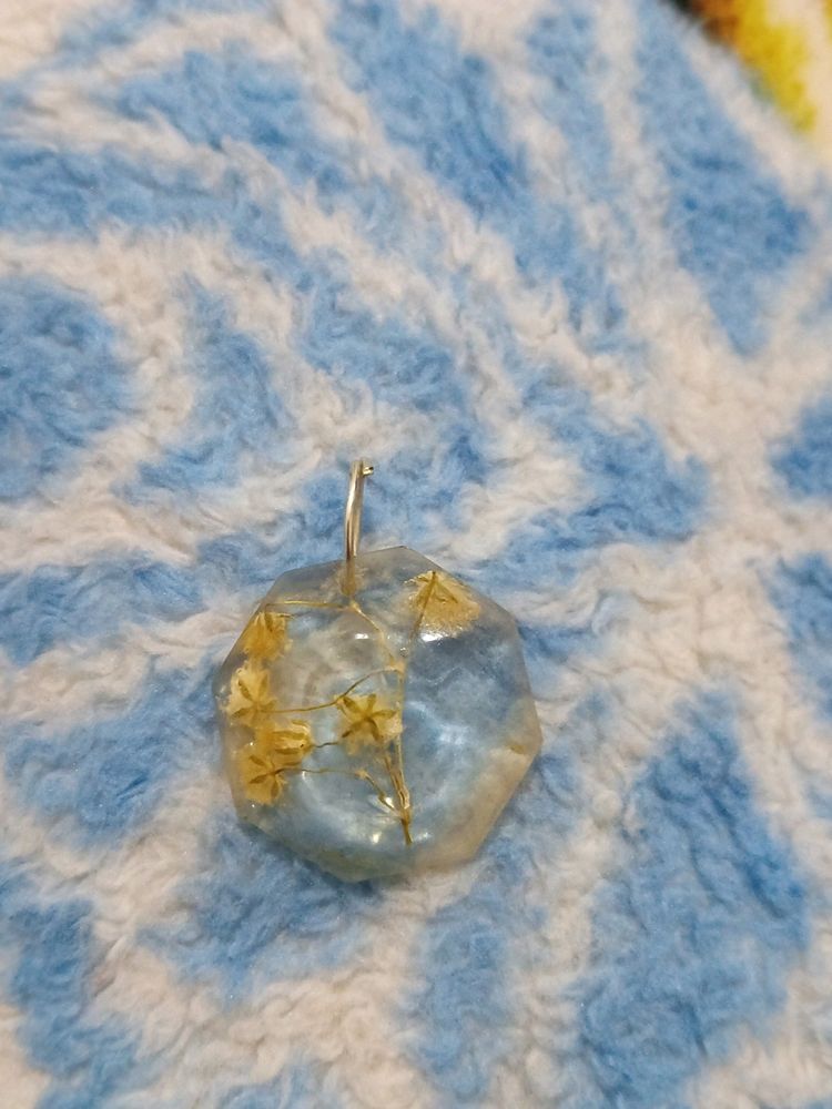 Set Of 4 Resin Flower Preserved Pendent