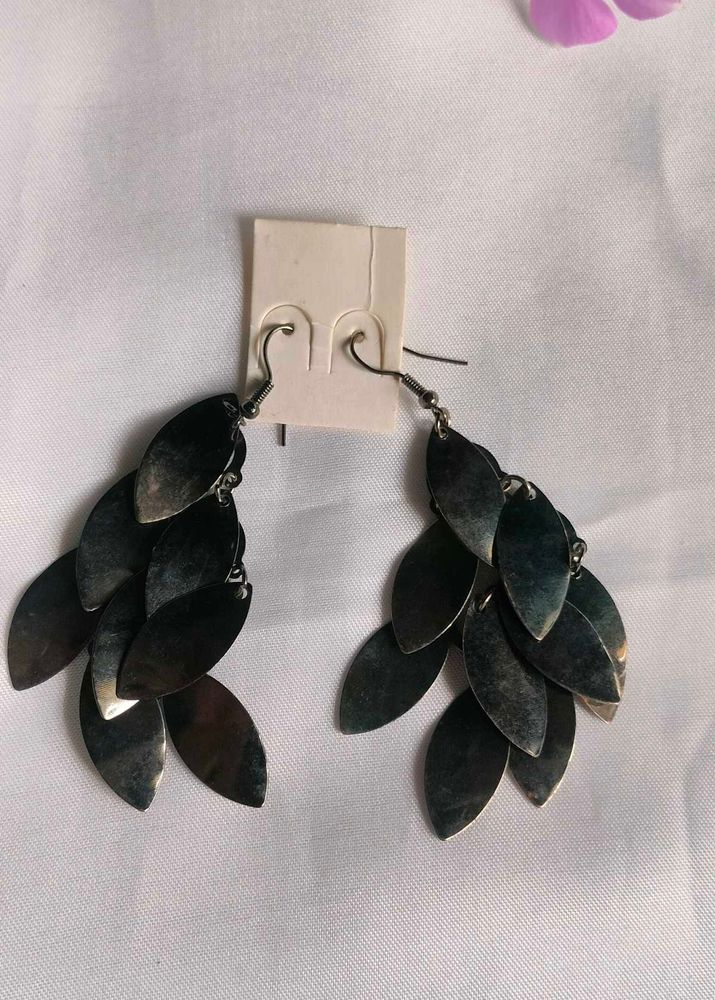 Black Metallic Leaf Shaped Earings For Girls,Women