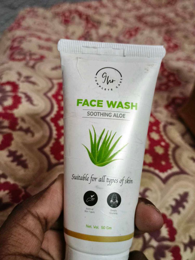 It's Natural Goodness Face Wash For Men/Women