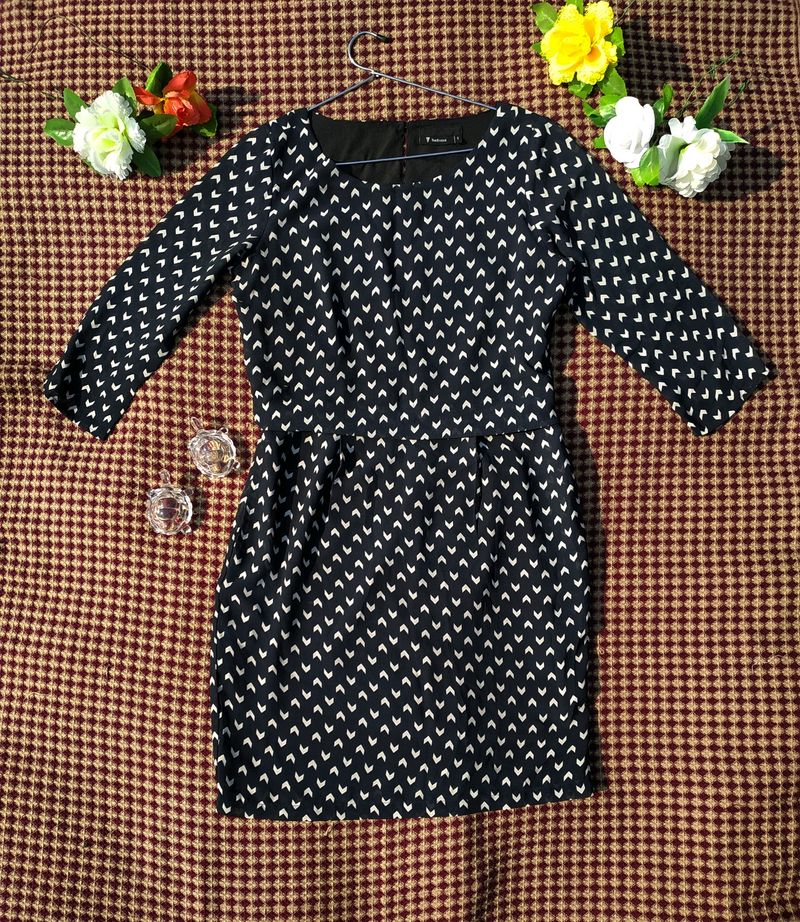 Van Heusen Black Dress At An Affordable Price