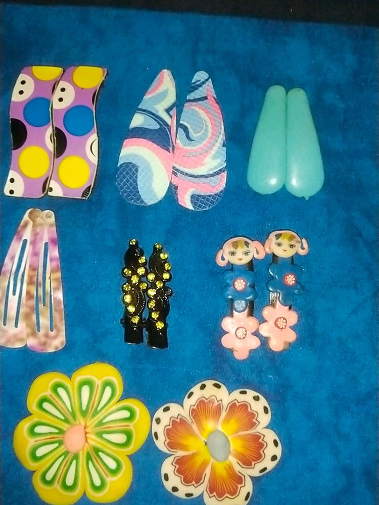 8 pair of hair clips