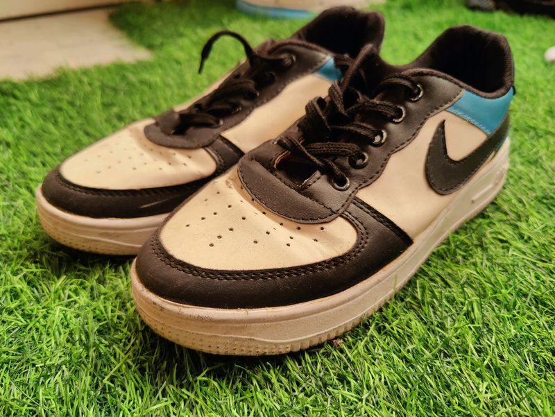 Nike Sneakers Dupe