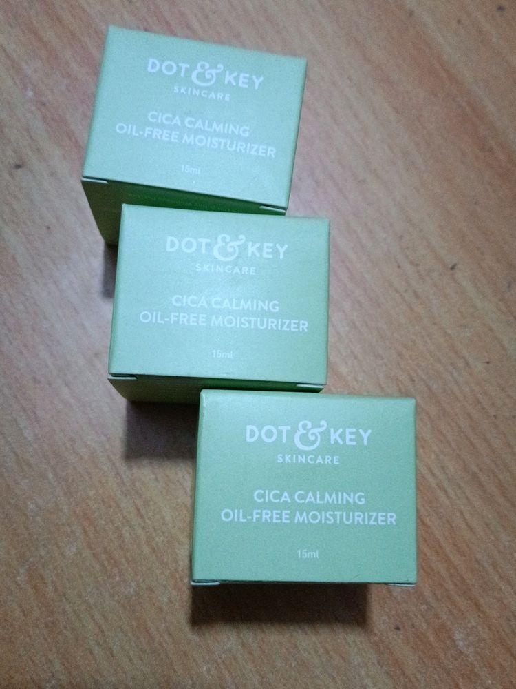 Combo Of Dot &Key Cica Calming OilFree Moisturizer