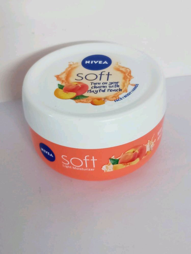 Nivea Soft Light Moisturizer 200ml