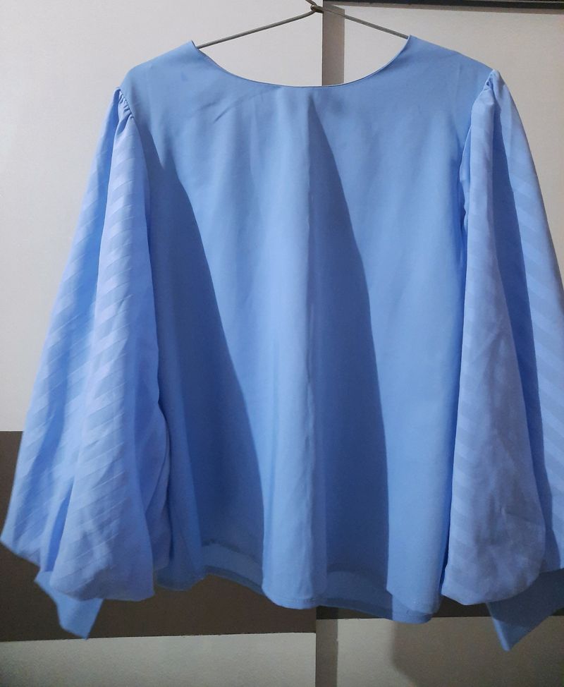 Nichii ballon sleeves top