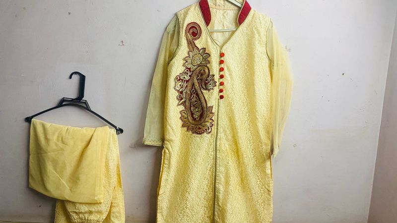 Kurta Set Never Wear With Good Condition