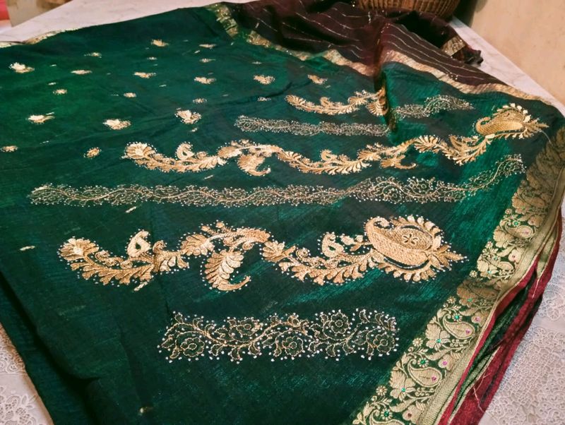 Beautiful Pattu Saree With Hand Work