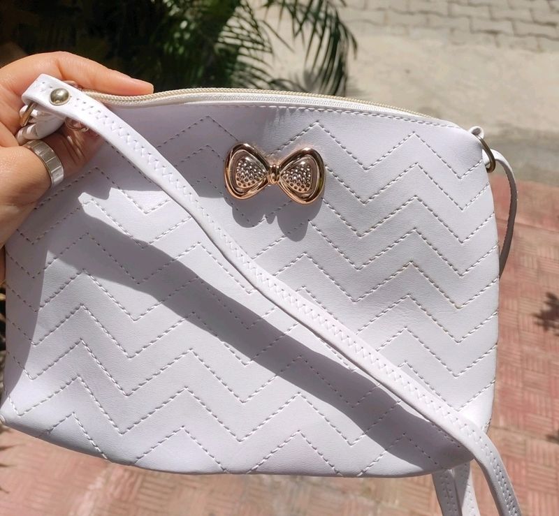 Women White Sling Bag With Attractive Print