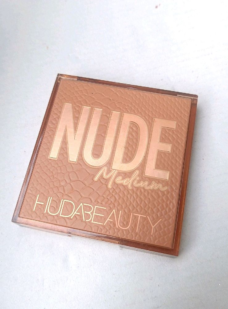 Huda Beauty Eyeshadow Palette