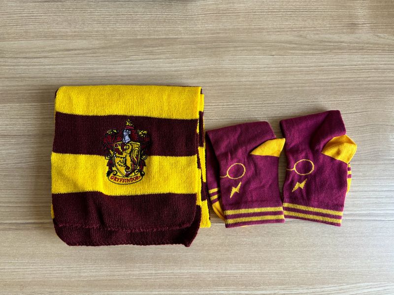 Gryffindor Socks & Scarf