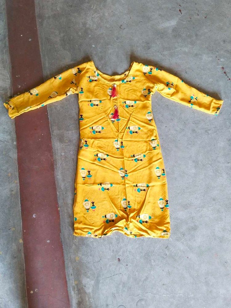 A Very Beautiful Yellow Colour Kurti