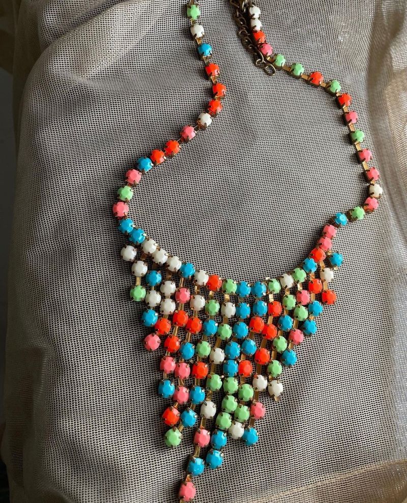 Multicolour neck Piece