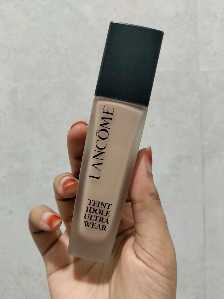 LANCOME Paris Ultra Wear Foundation.