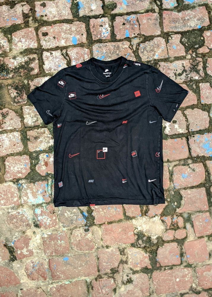 Nike Embroidered Men's Tshirt 👕