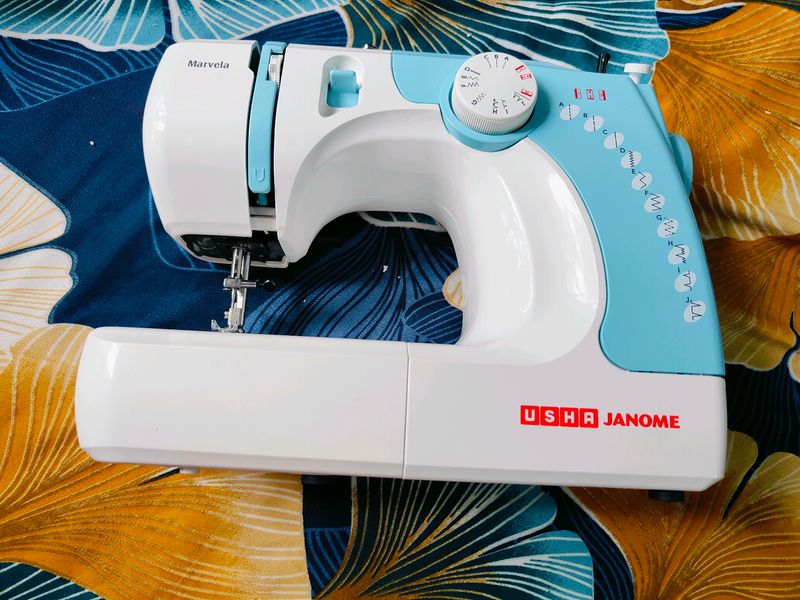 Usha Genome Sewing Machine